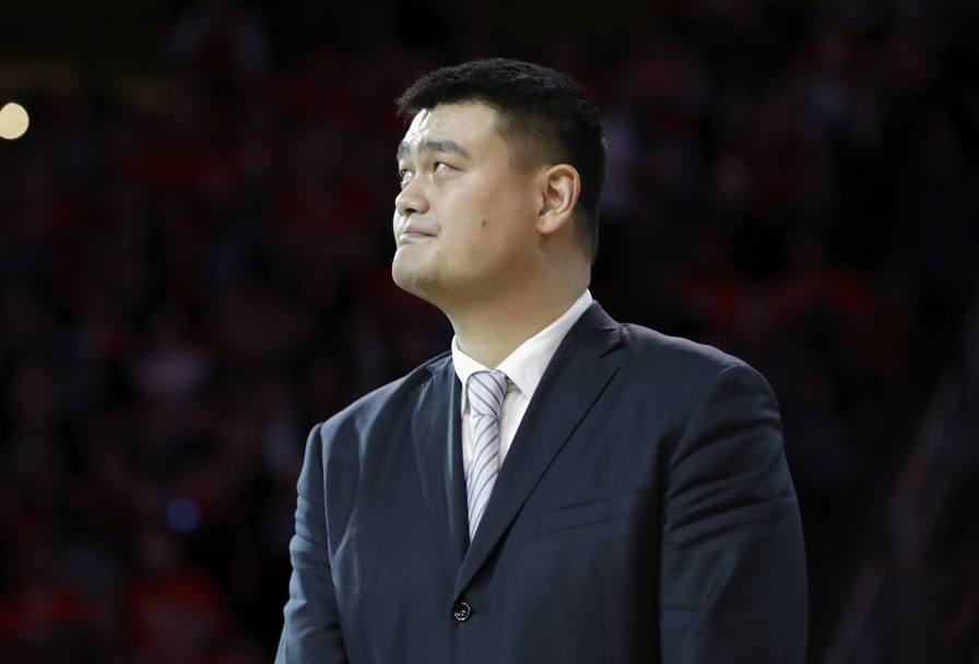 Yao Ming, 37 anni,  stato l&#39;uomo della serata a Houston. Afp